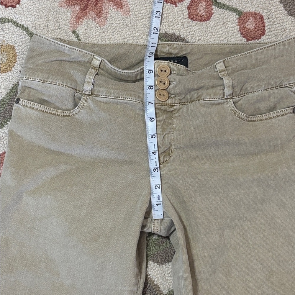 Sanctuary Women's Flared low rise Tan Jeans, size 30 - Picture 9 of 11